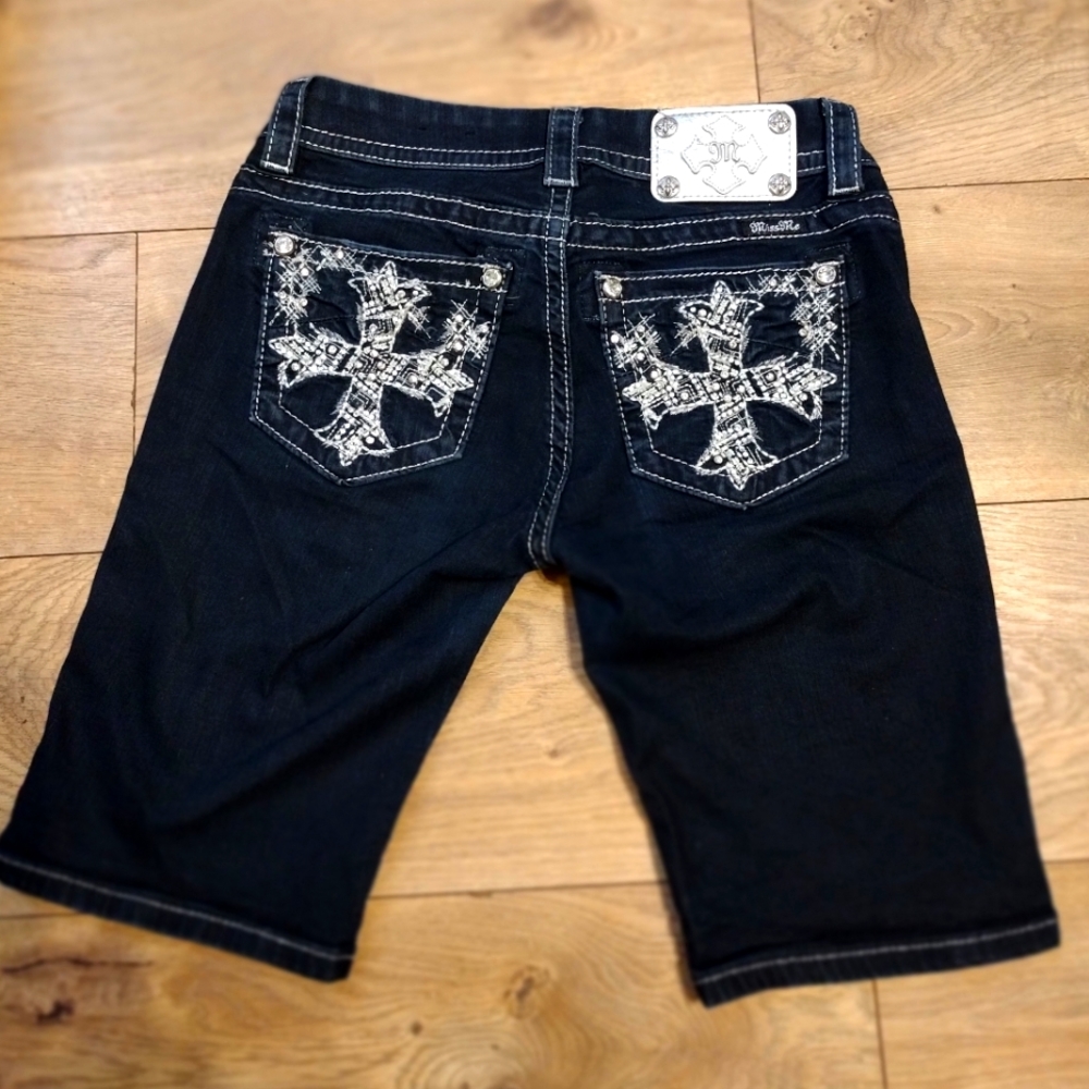 Woman's Miss Me shorts size 25